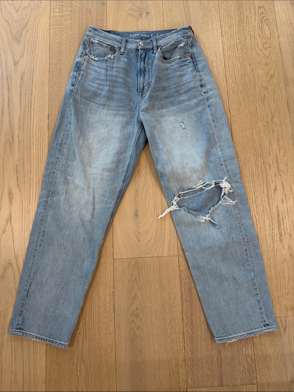 American Eagle Outfitters Light Blue Denim Boyfriend Jeans